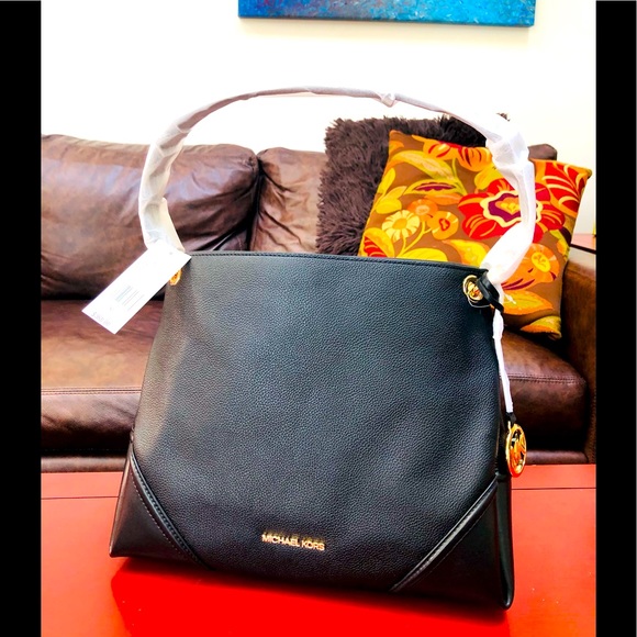 Michael Kors Handbags - Michael Kors Black Nicole Medium Leather Shoulder